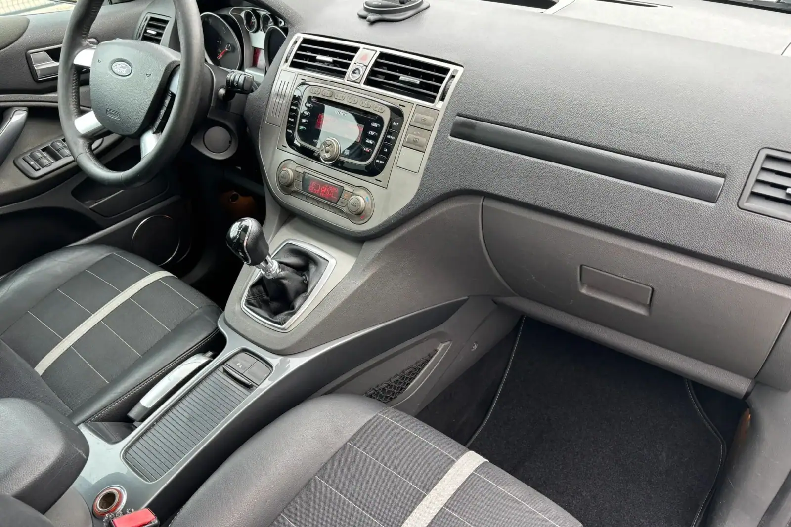 Ford Kuga, zdjęcie 4 z 21