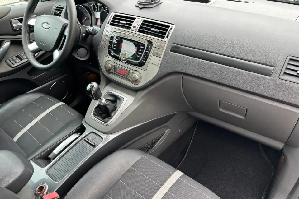 Ford Kuga 2011, zdjęcie 4