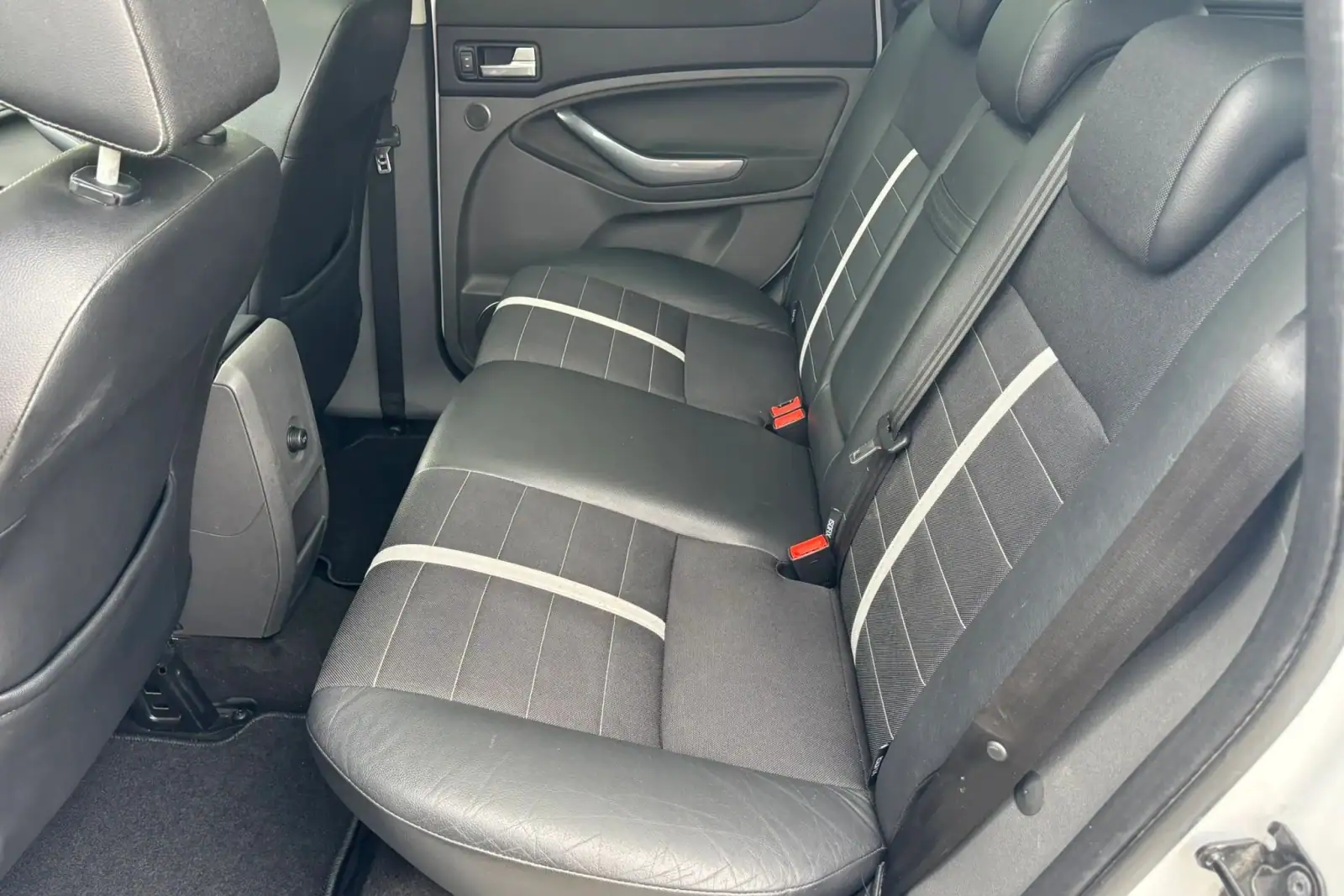 Ford Kuga, zdjęcie 6 z 21