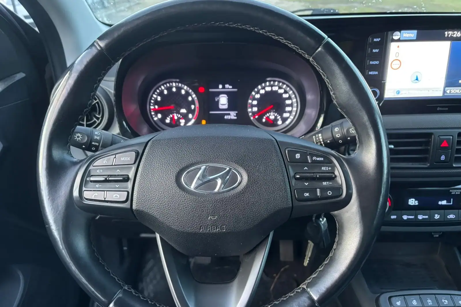 Hyundai i10, photo 15 of 24