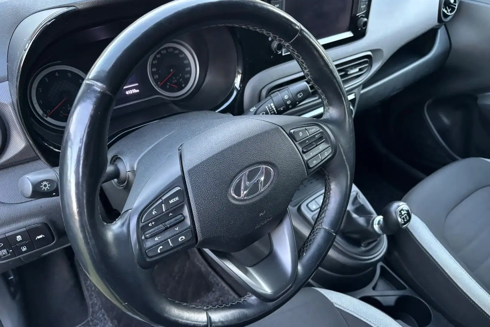 Hyundai i10, photo 23 of 24