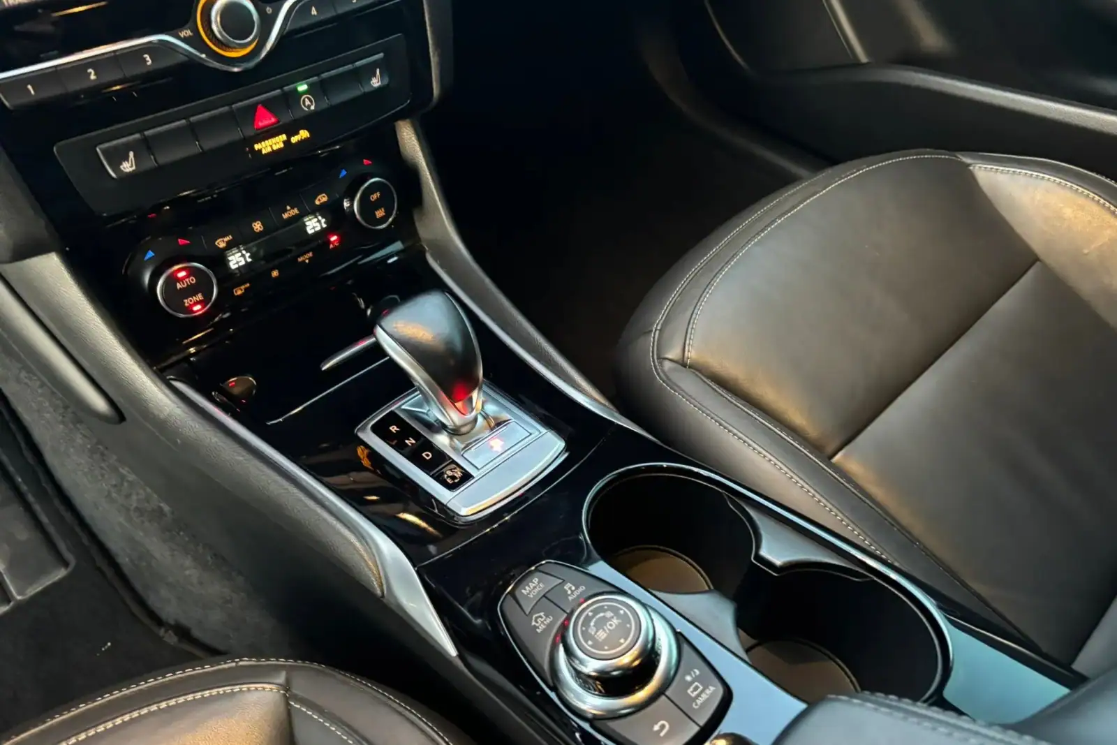 Infiniti QX, zdjęcie 15 z 24